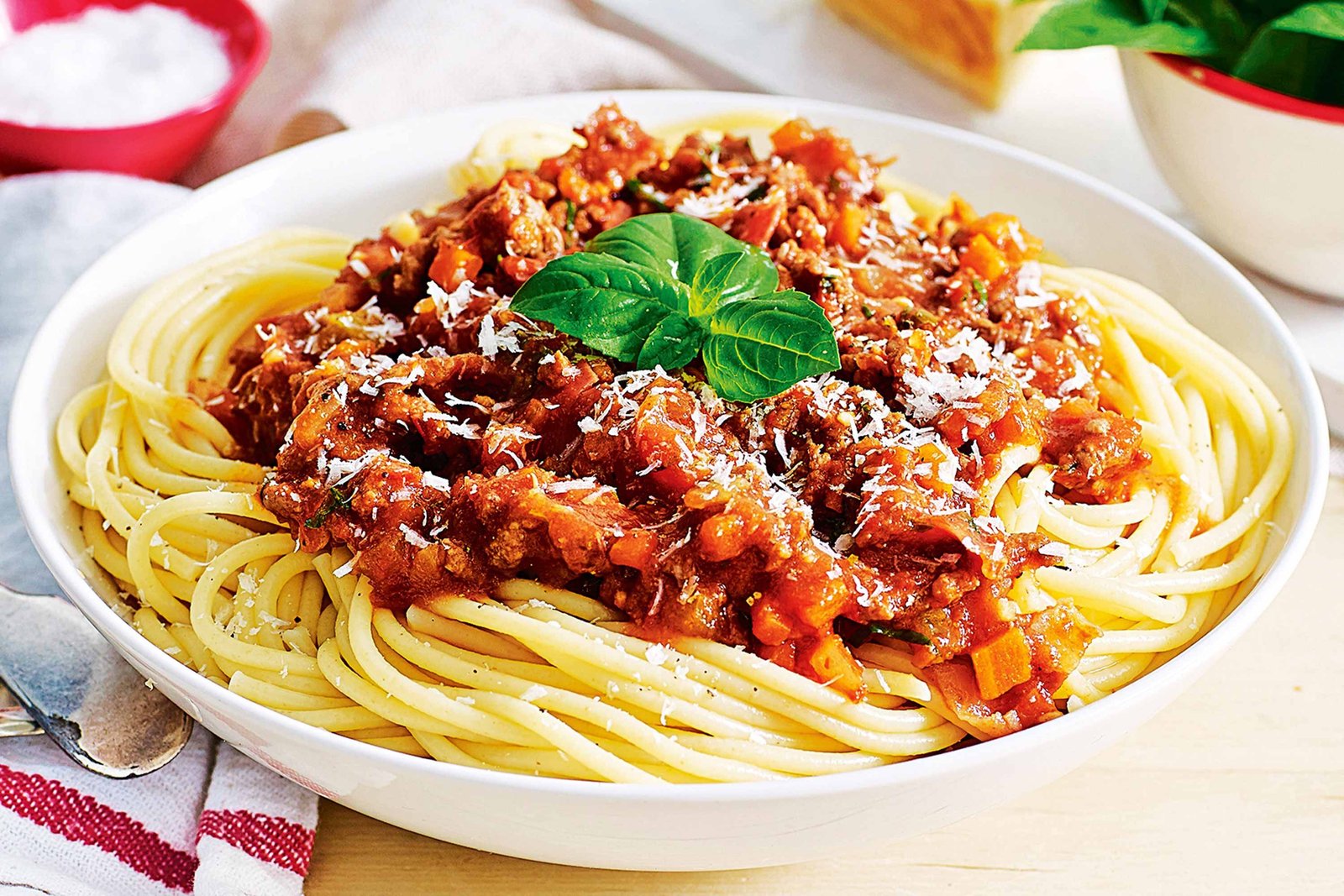 SPAGHETTI BOLOGNAISE
